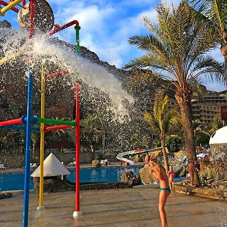 Livvo Valle & Aquapark Szálloda 4*